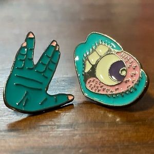 🖖 🩸 Horror Alien Monster Eating Eyeball Live Long And Prosper Pin Set 🖖 🩸